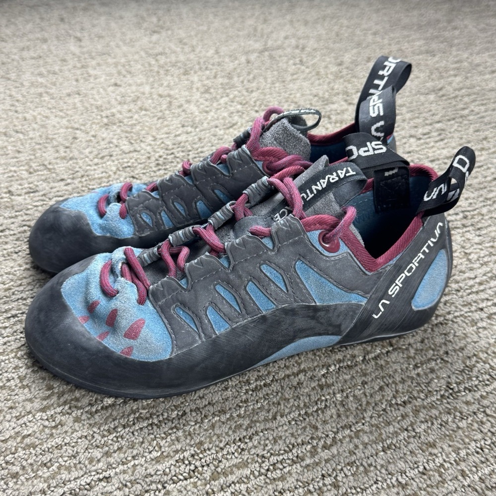 La Sportiva Womens 5.5 Tarantulace Climbing Shoe Lace Up Topaz Red Plum